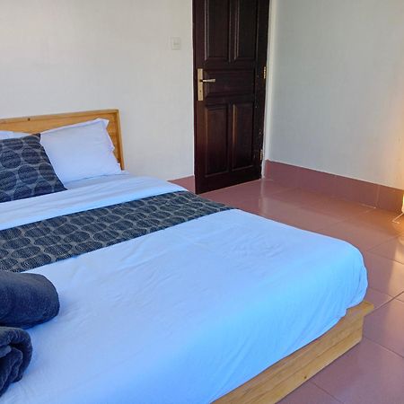 Mama Mega Homestay Pesanggaran 外观 照片