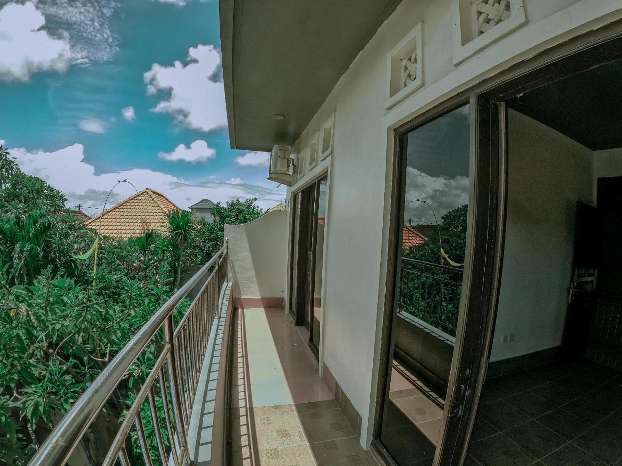 Mama Mega Homestay Pesanggaran 外观 照片